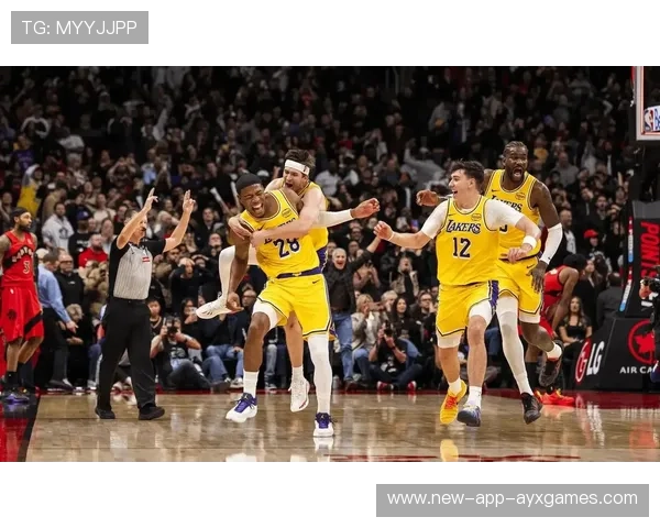 _绝地反击！湖人队在第四节逆袭成功_，湖人队第四节落后16分